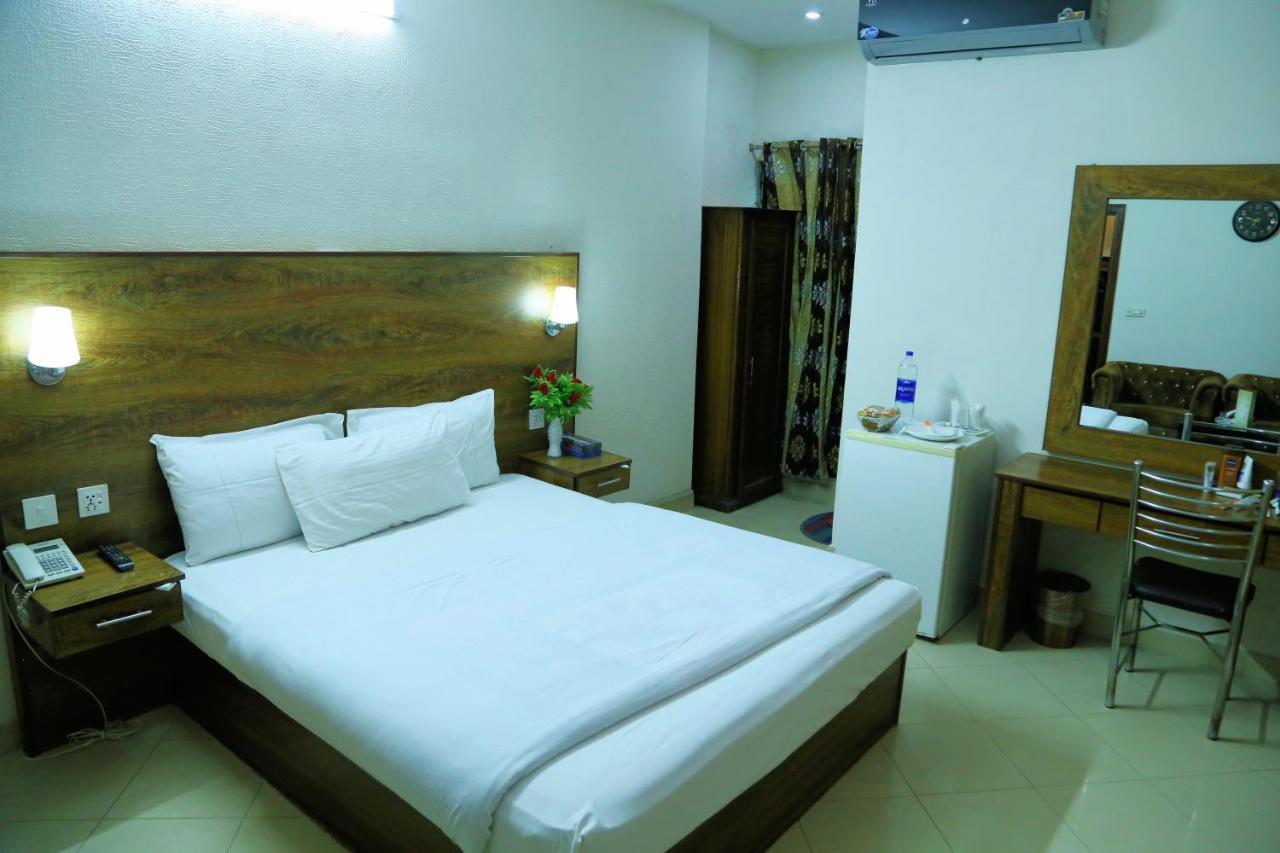 Fiesta Inn Hotel & Resorts Multan Extérieur photo